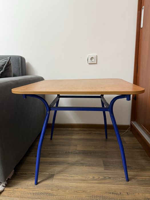 Журнальный столик