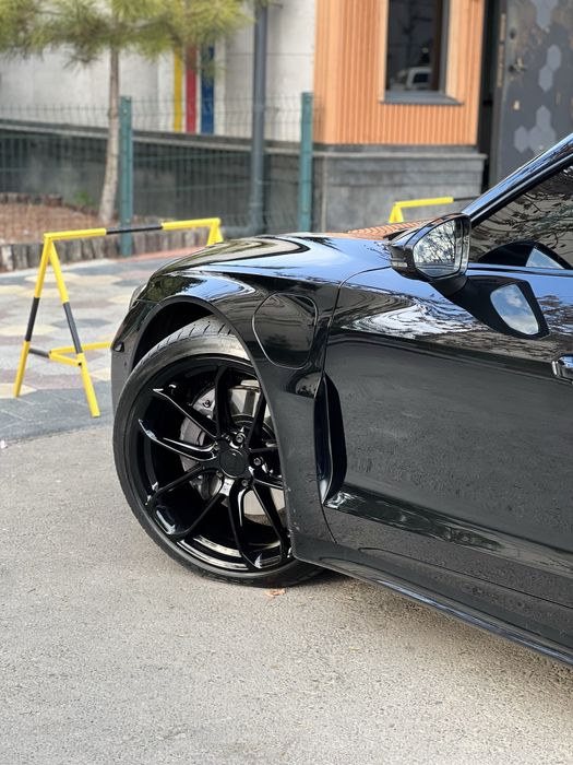 Audi e tron gt срочно