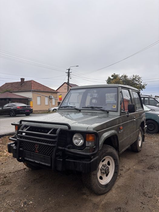 MITSUBISHI Pajero