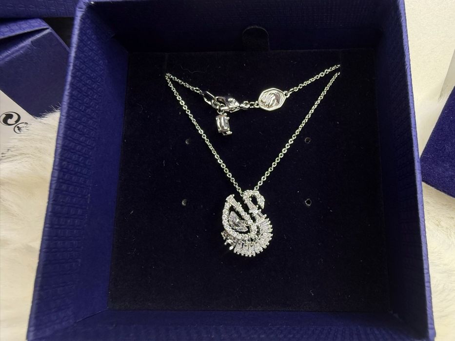 Vand Lantisor Swarovski Lebada !