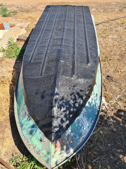 Продаётся лодка казанка.