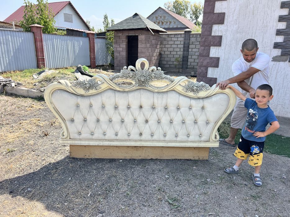 Бесплатно стойка от спальни