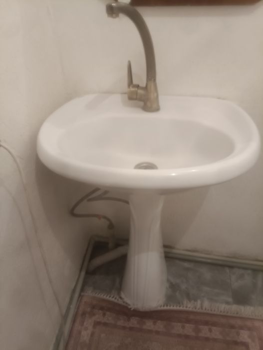 Продам раковину в хорошем состоянии б/у пишите на ватсап находится в З