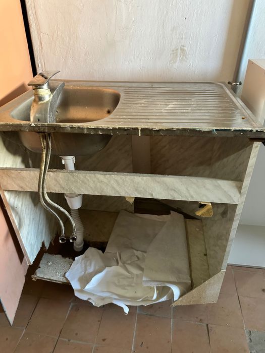 Продам кухонную мойку