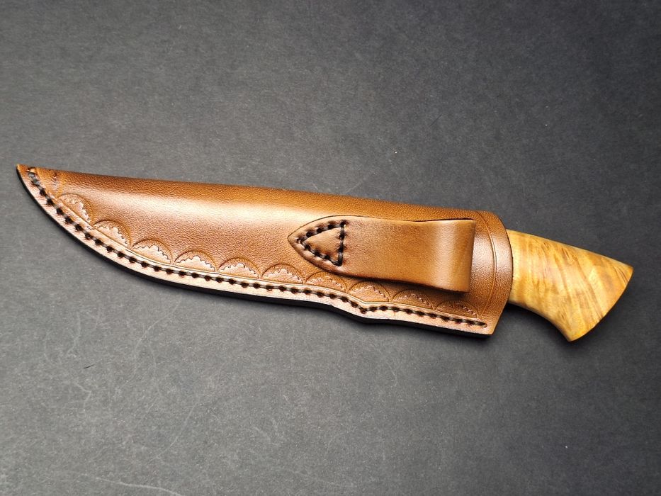 Ловен нож от дамаска стомана VG10 с кожена кания