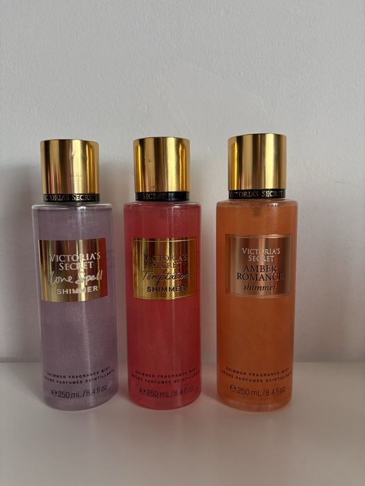 Spray de corp VS simplu sau shimmer