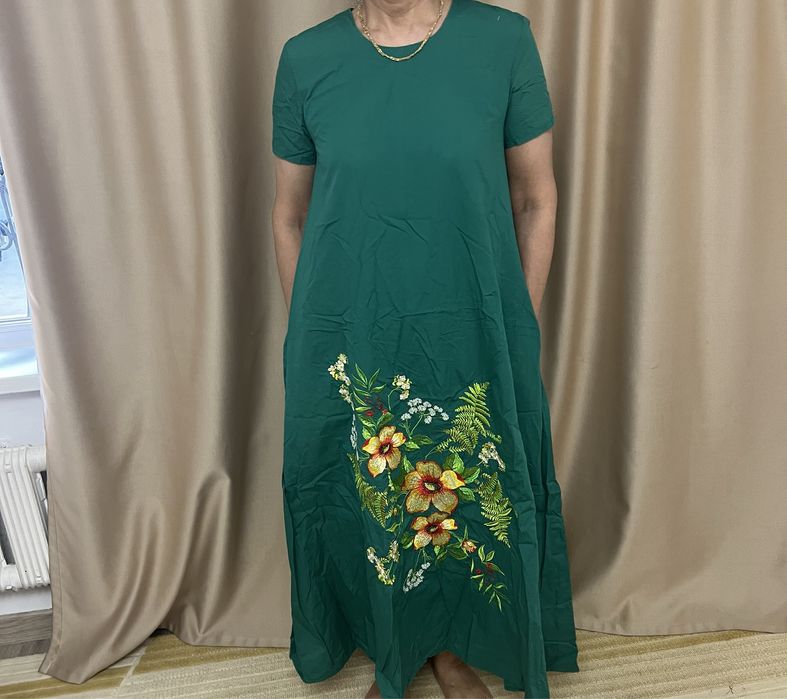 Платье красивое!