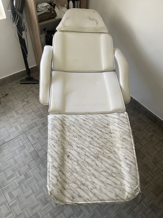 Pat cosmetica cu spatar reglabil