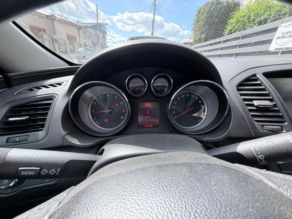 Opel Insignia Turbo benzina, 4x4, 220 CP