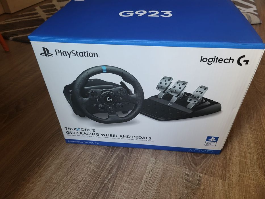 Volan  Logitech G923 RACING WHEEL AND PEDALS ps5