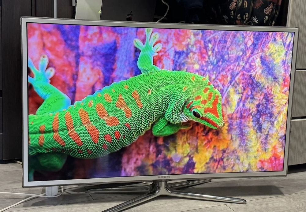 Samsung 106 см smart tv телевизор