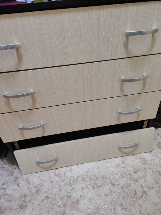 Комод б/у сломана нижняя полка