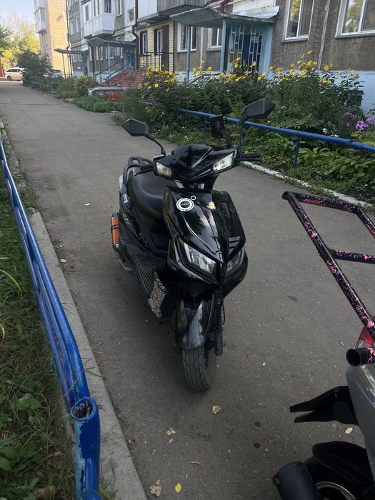 Продам скутер м8