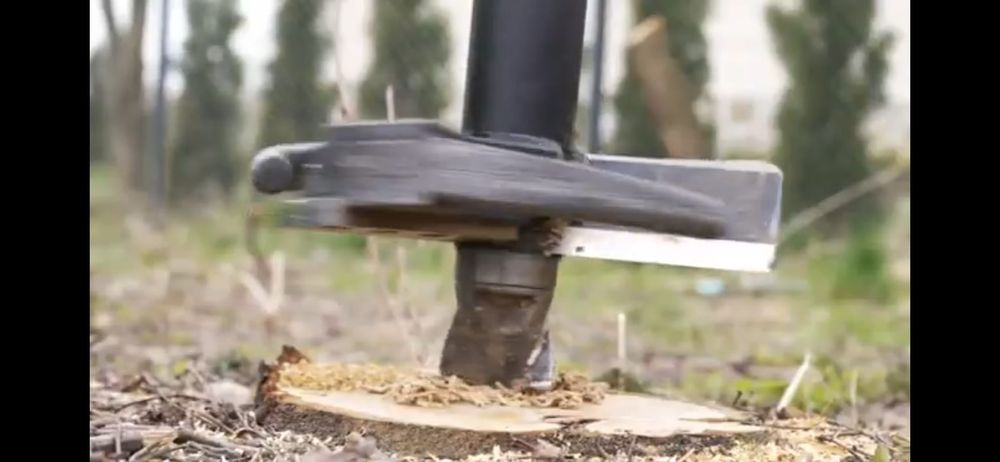 Defrișări curățare teren burghiu gauri pământ gard freză asfalt cuzine