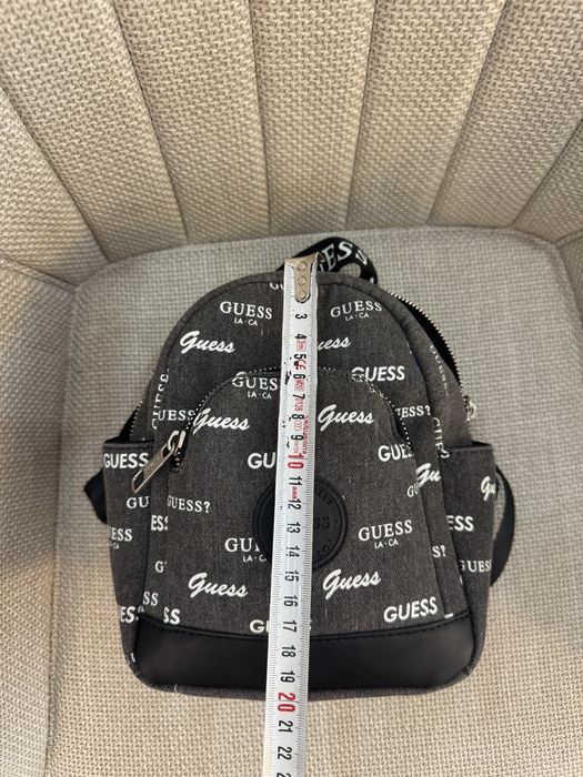 Дамска раница guess