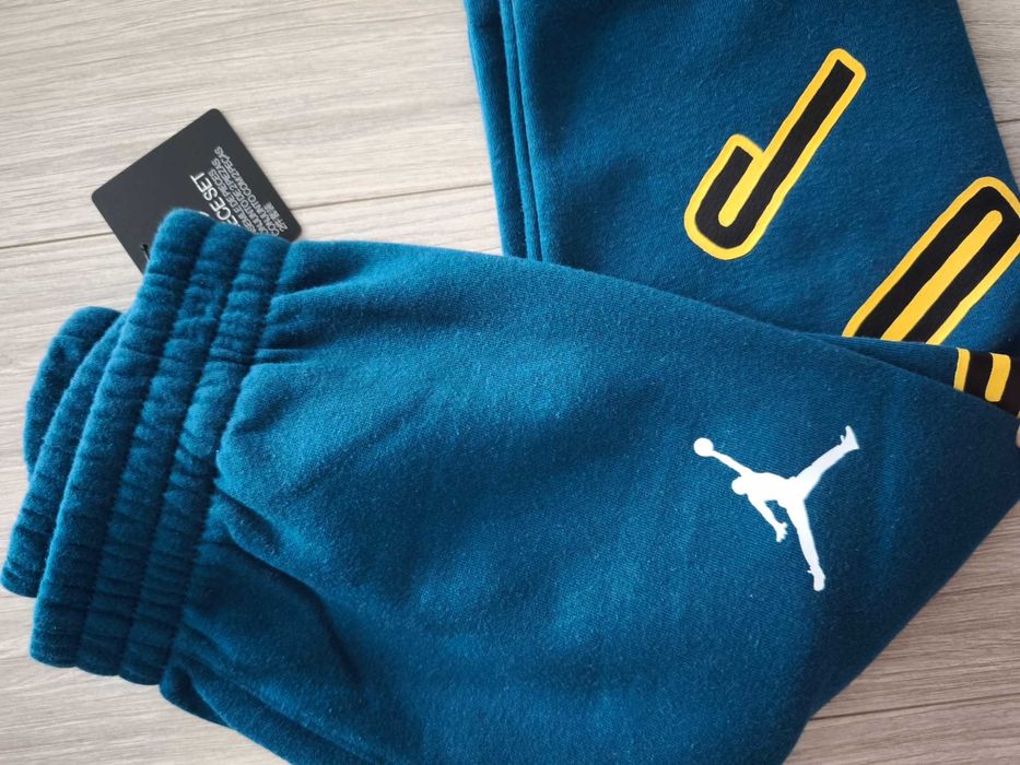 Нов с етикет спортен екип Джордан - Jordan 6-7 години