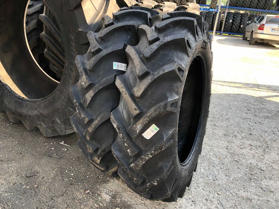 Cauciucuri tractor FIAT 445 BKT 12.4-28 anvelope noi 8 pliuri