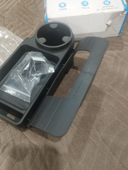 Продам подстаканник в салон автомобиля.