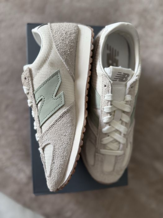 New Balance 274 crem cu verde menta piele intoarsa marimea 38 noi