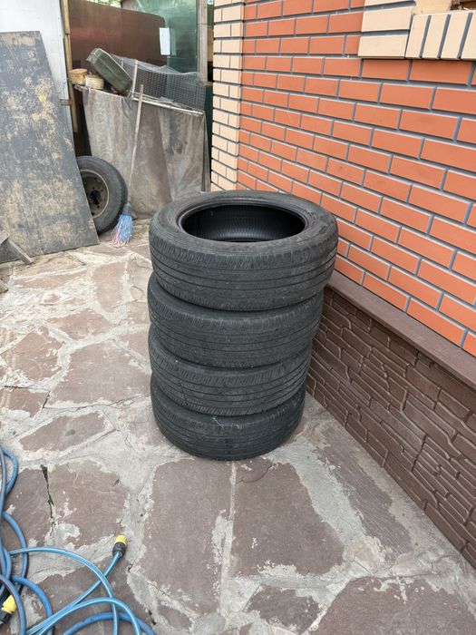 Продам резину на Камри