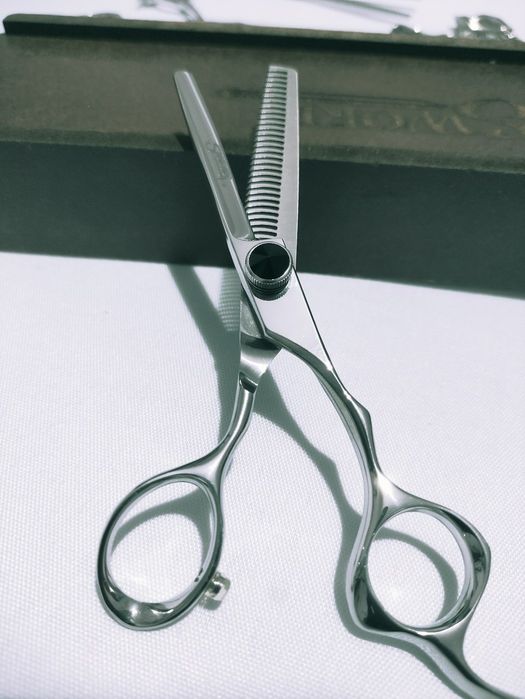 Qaychi kesuvchi va siyraklashtiruvchi (filirovka)