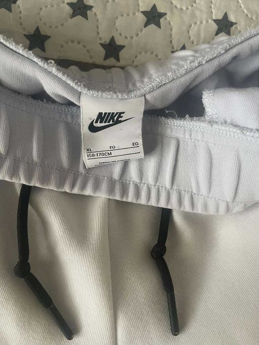 Nike - долнище за момче ръст 158-170 см