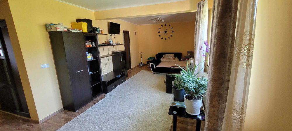 Persoana fizica vand casa parter+ etaj