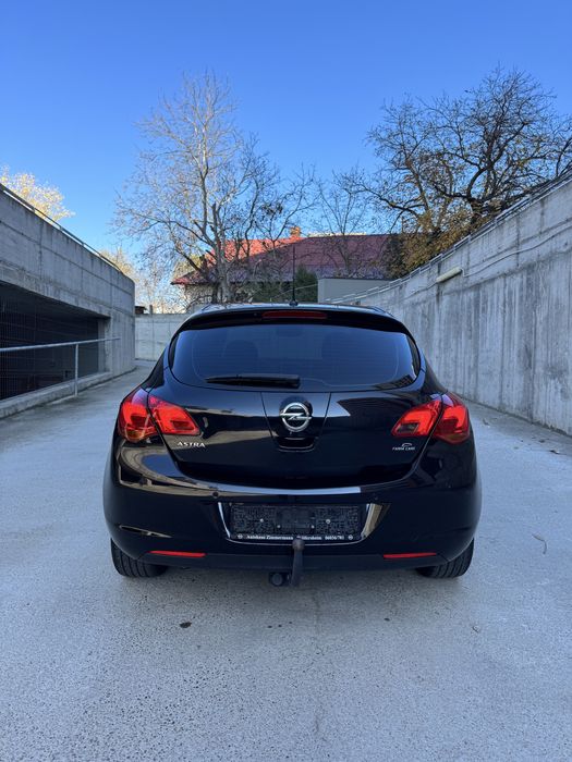Opel Astra J 2011, 122.000 km