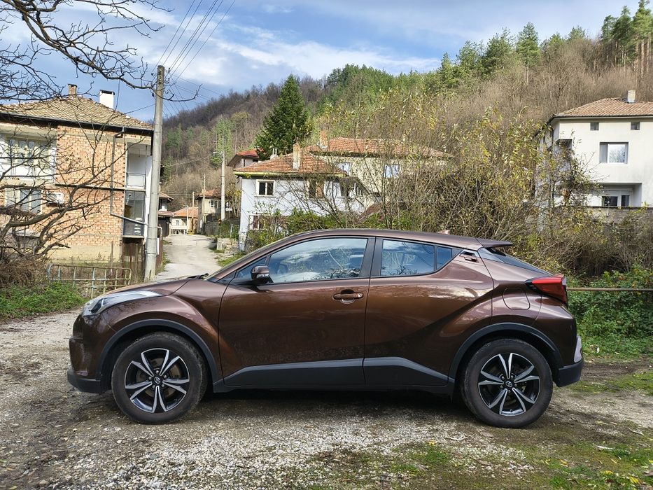 Toyita C-HR, 2017 г., 4х4, 70 000 км.