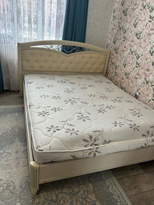 Двухспальная кровать