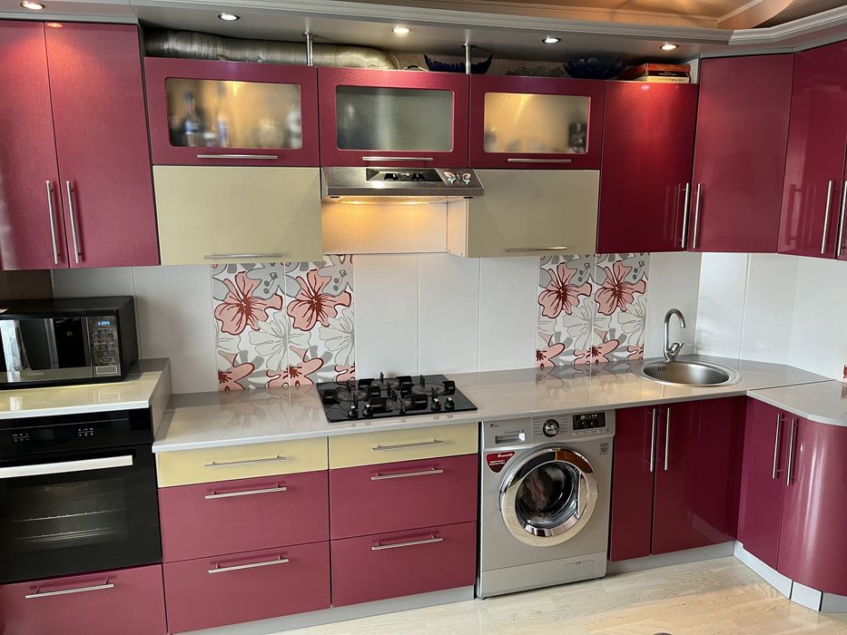 Кухонный гарнитур угловой