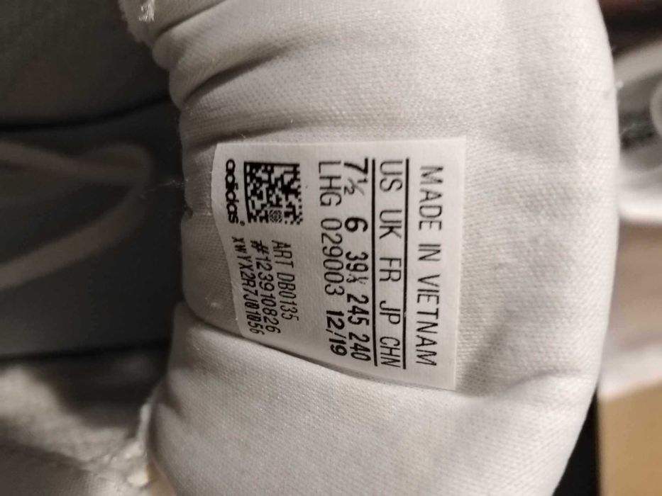 Дамски Оригинални маратонки Adidas