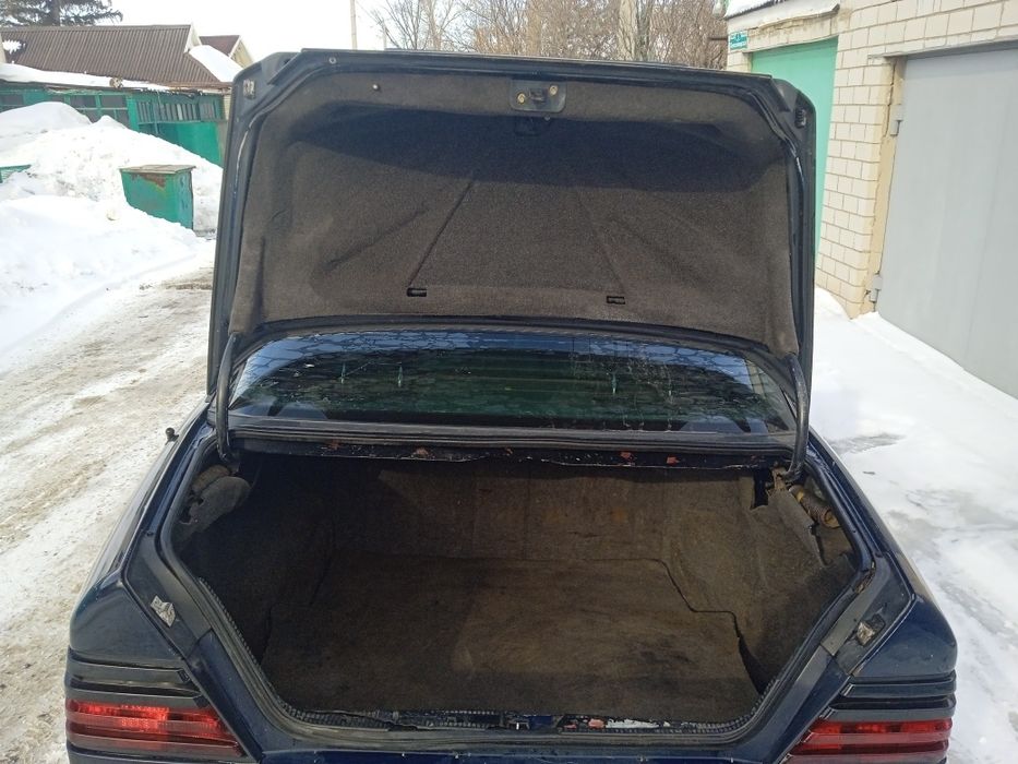 Продам или обменяю мерс 124