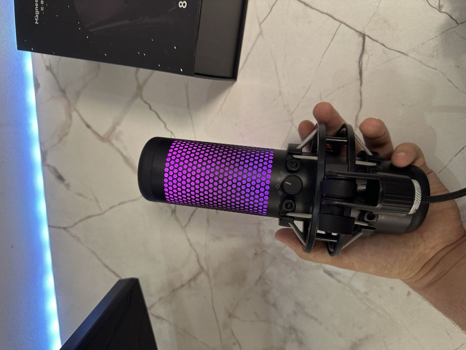 Микрофон HyperX quadcast S