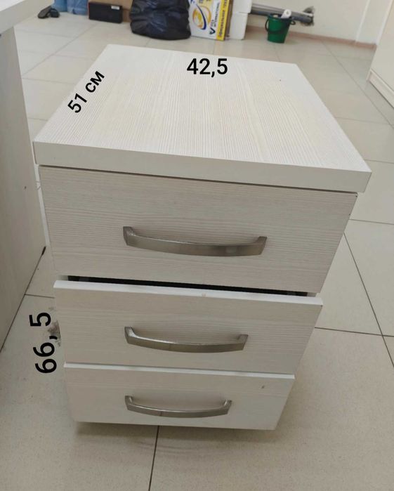 Продам офисную мебель (комплект)