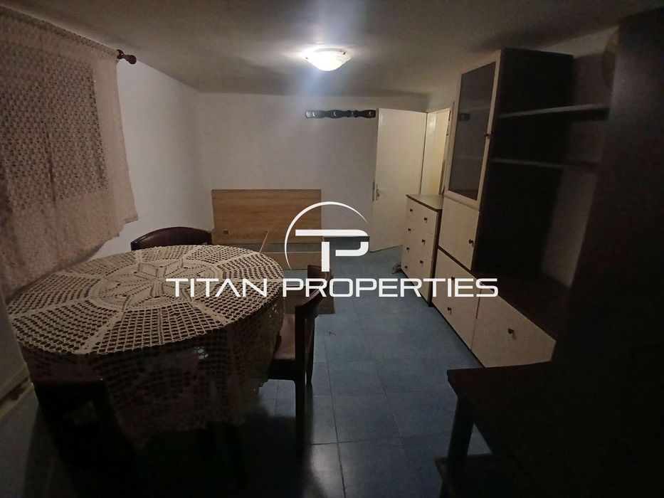 Дава се под наем Едностаен апартамент в Варна, Цветен квартал - 15 кв.м за 178.5 € - Снимка #3