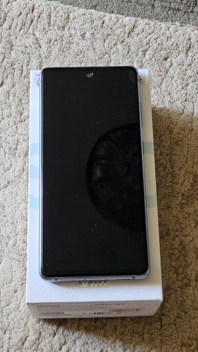 Samsung s20Fe в отличном состоянии