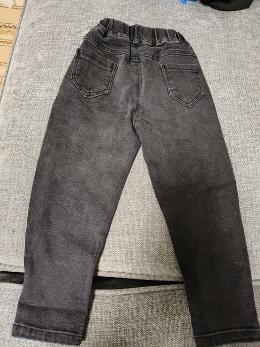 Продам джинцы детские