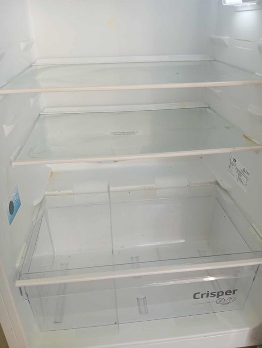 Хладилник с горна камера Беко