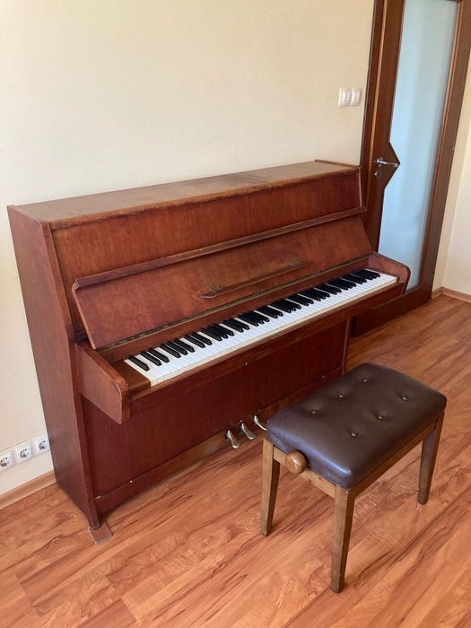 Пиано Rösler + подарък столче