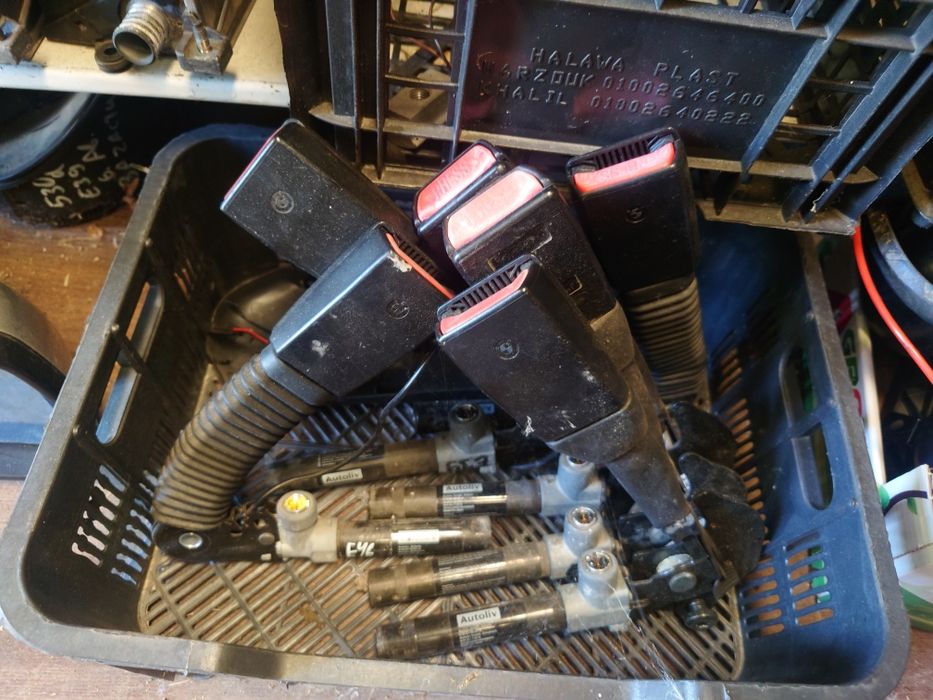 Колани и пиропатрони колан пиропатрон закопчалка бмв bmw е46 х3 х5 **