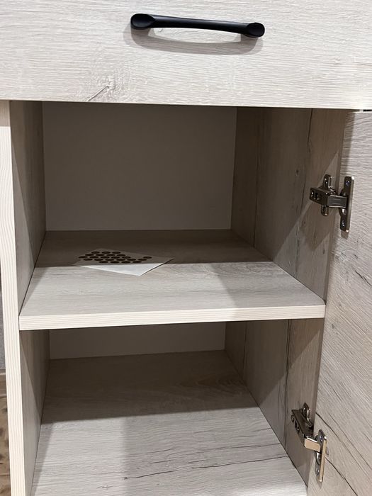 Продам стол с тумбой срочно!!!