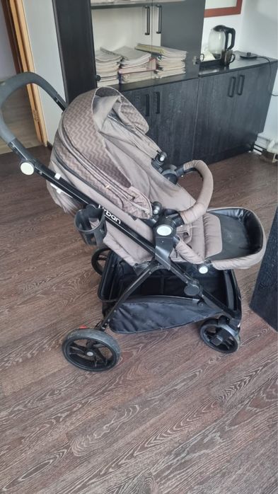Продам детскую коляску Babyton