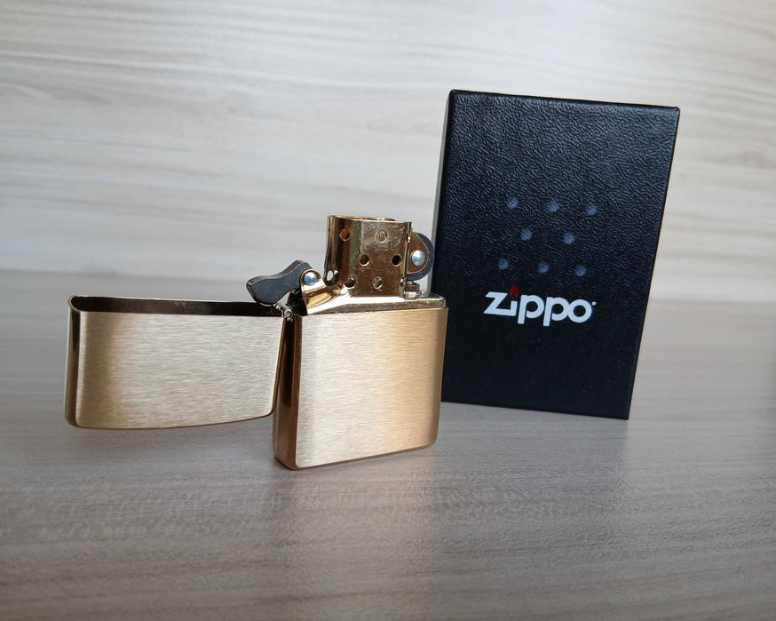Нова Zippo запалка + подарък гориво