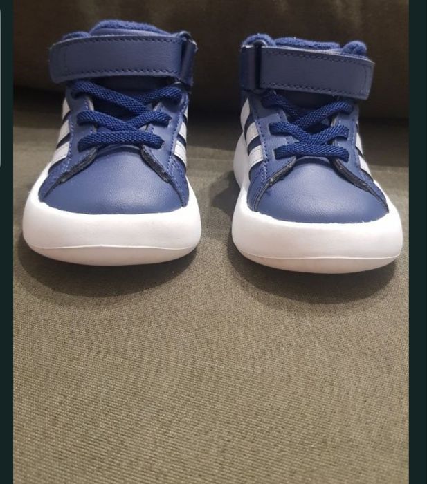 Adidași copii marime 19