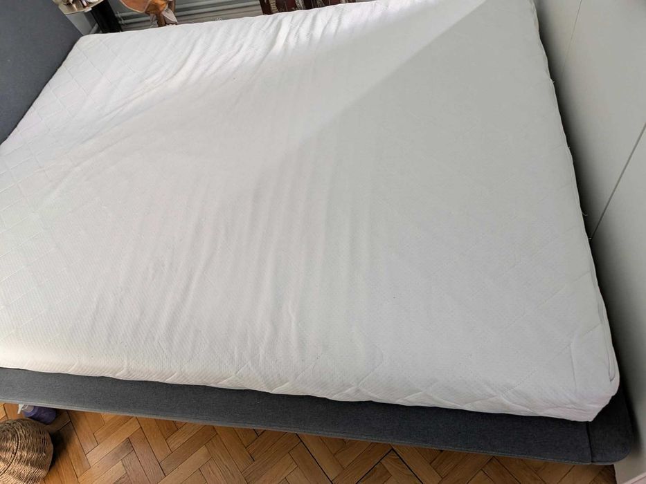 Pat tapițat 160x200 cm (Polonia) + Saltea IKEA + Somieră incluse - Stare perfectă