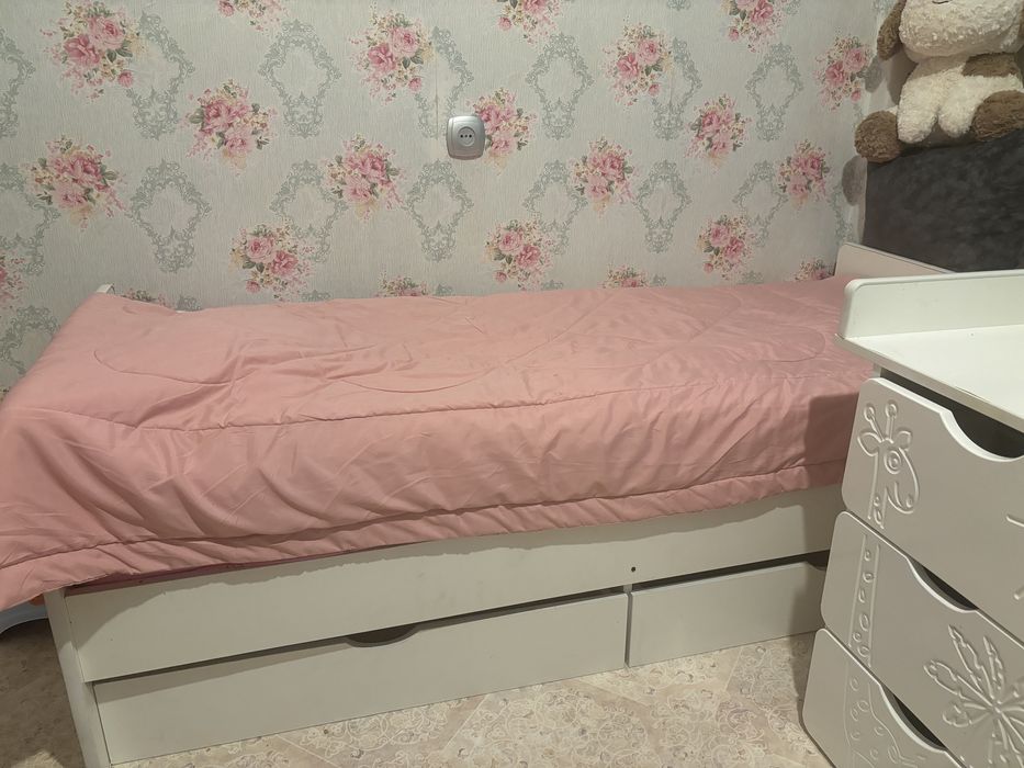 Продам детскую кровать 3 в 1