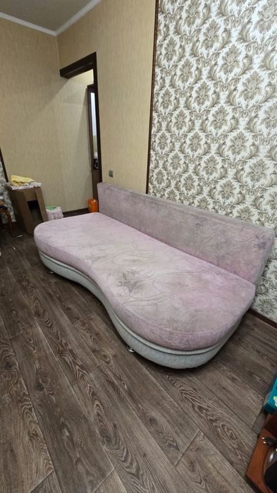 Отдам бесплатно диван б/у