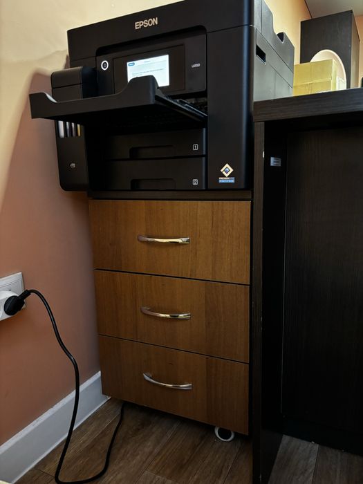 Продается офисная мебель