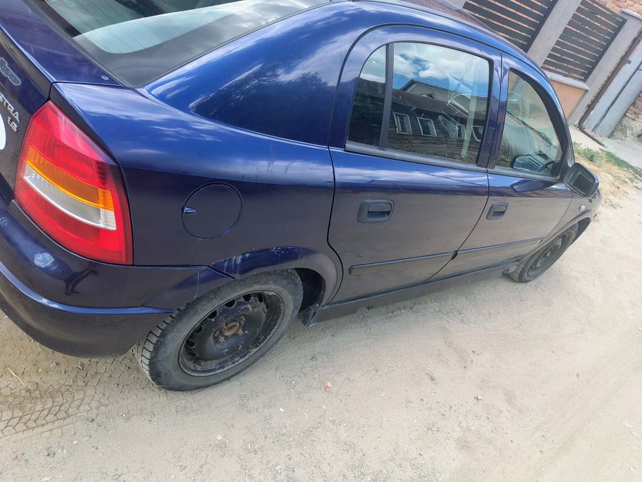 Vând Opel Astra G 
   Prețul este de 550 de euro fix